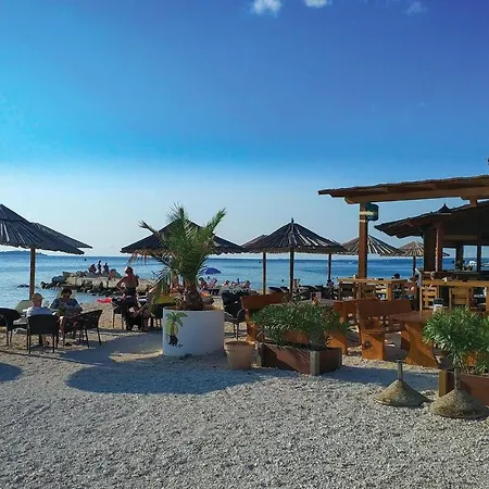 Two-bedroom In Lägenhet Peroj