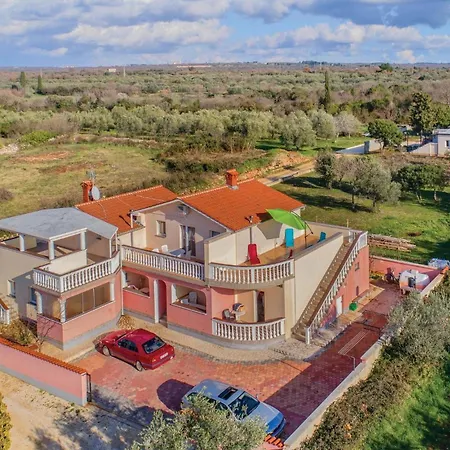 Two-bedroom In Appartamento Peroj