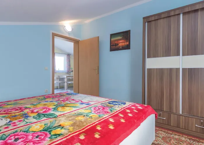 Two-bedroom In Appartement Peroj