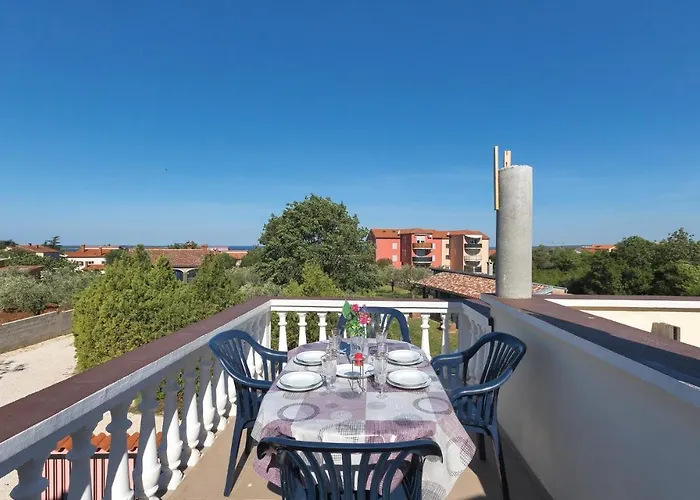 Two-bedroom In Appartement Peroj